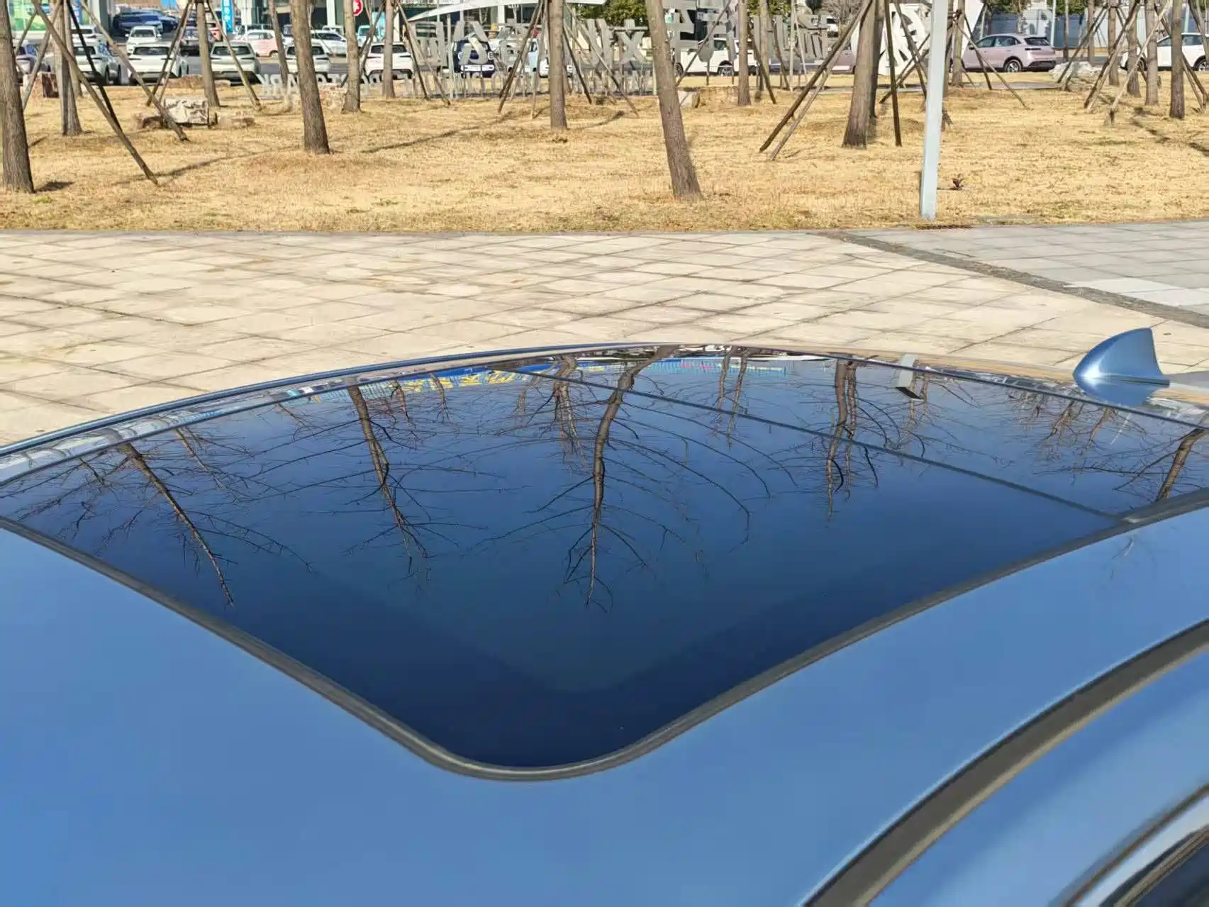 Фото 9 - Hongqi H5