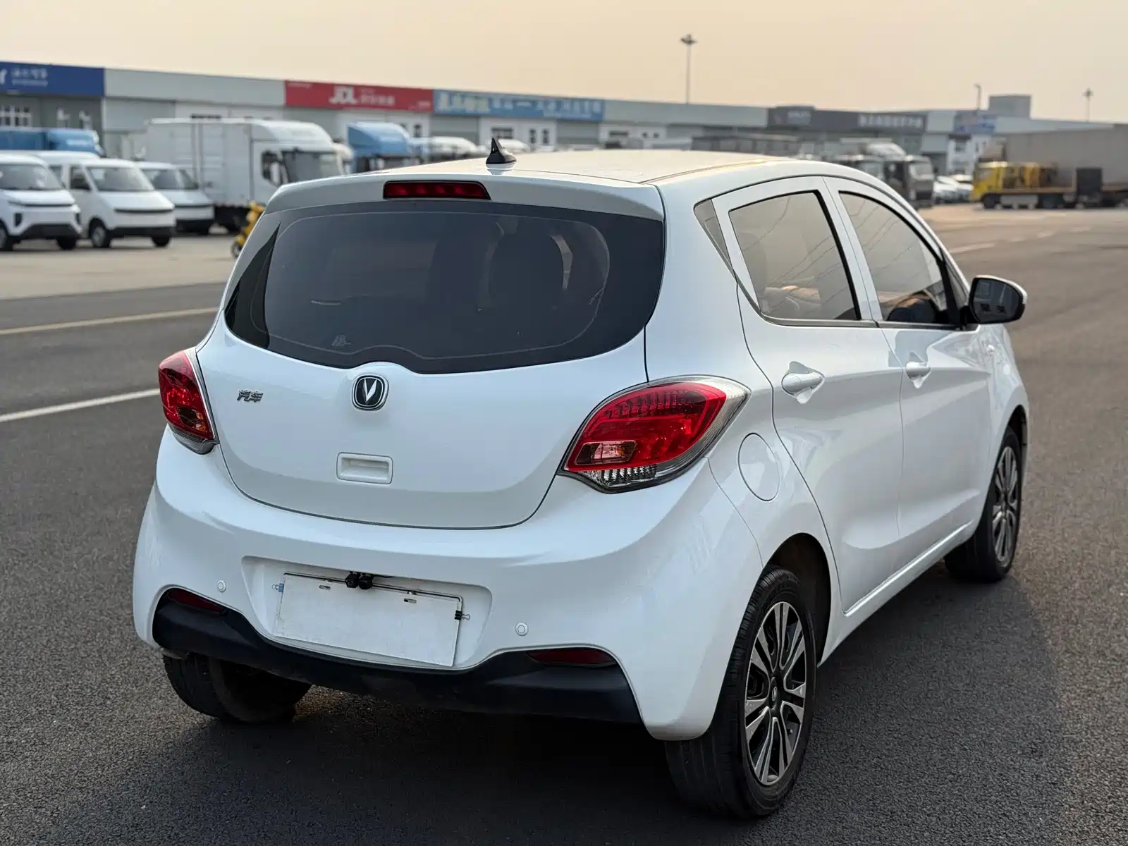 Photo 7 - Changan Benben E-Star