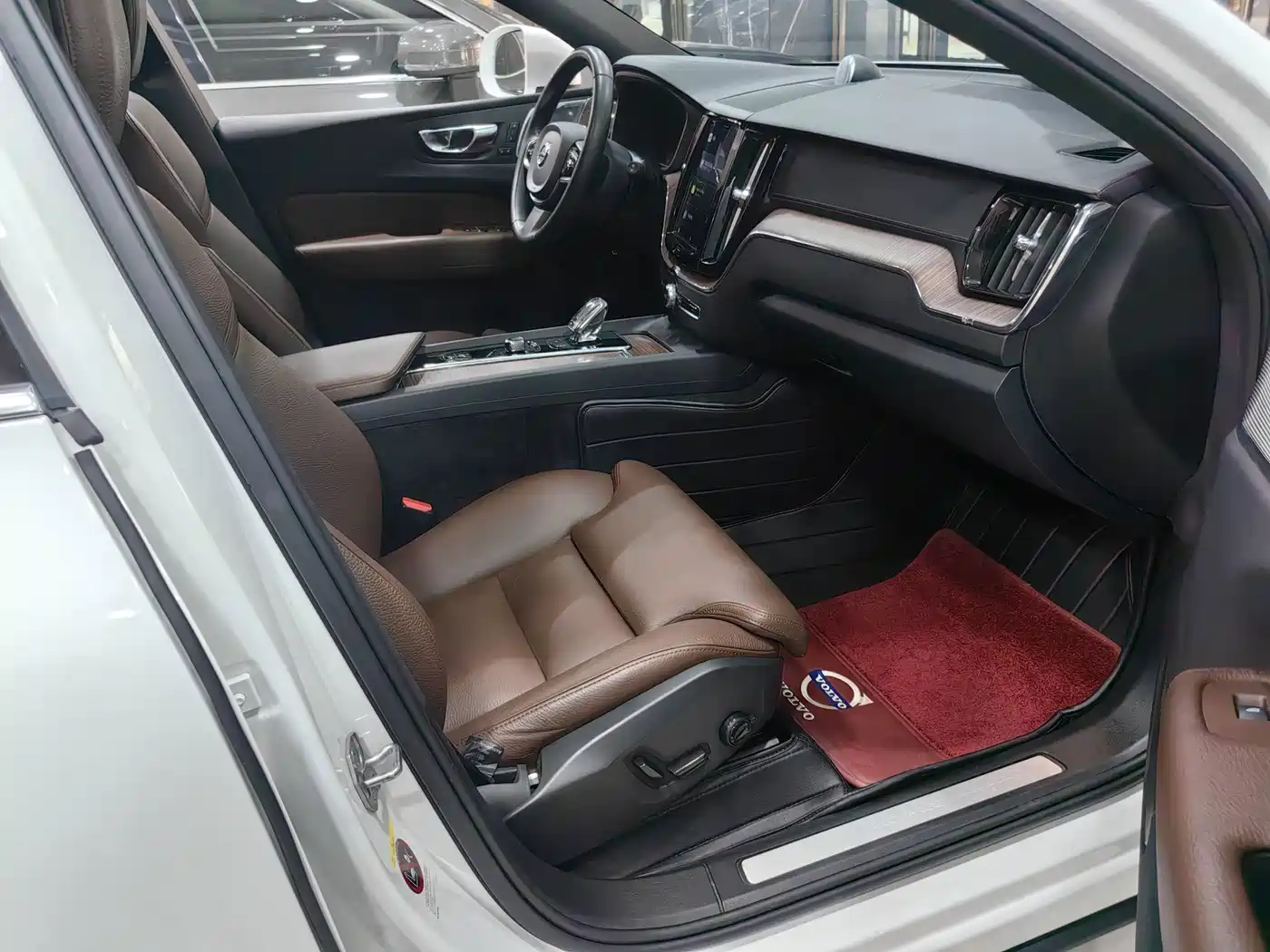 Volvo XC60 Plug-in Hybrid 2022 2022 T8 PHEV AWD Inscription Luxury