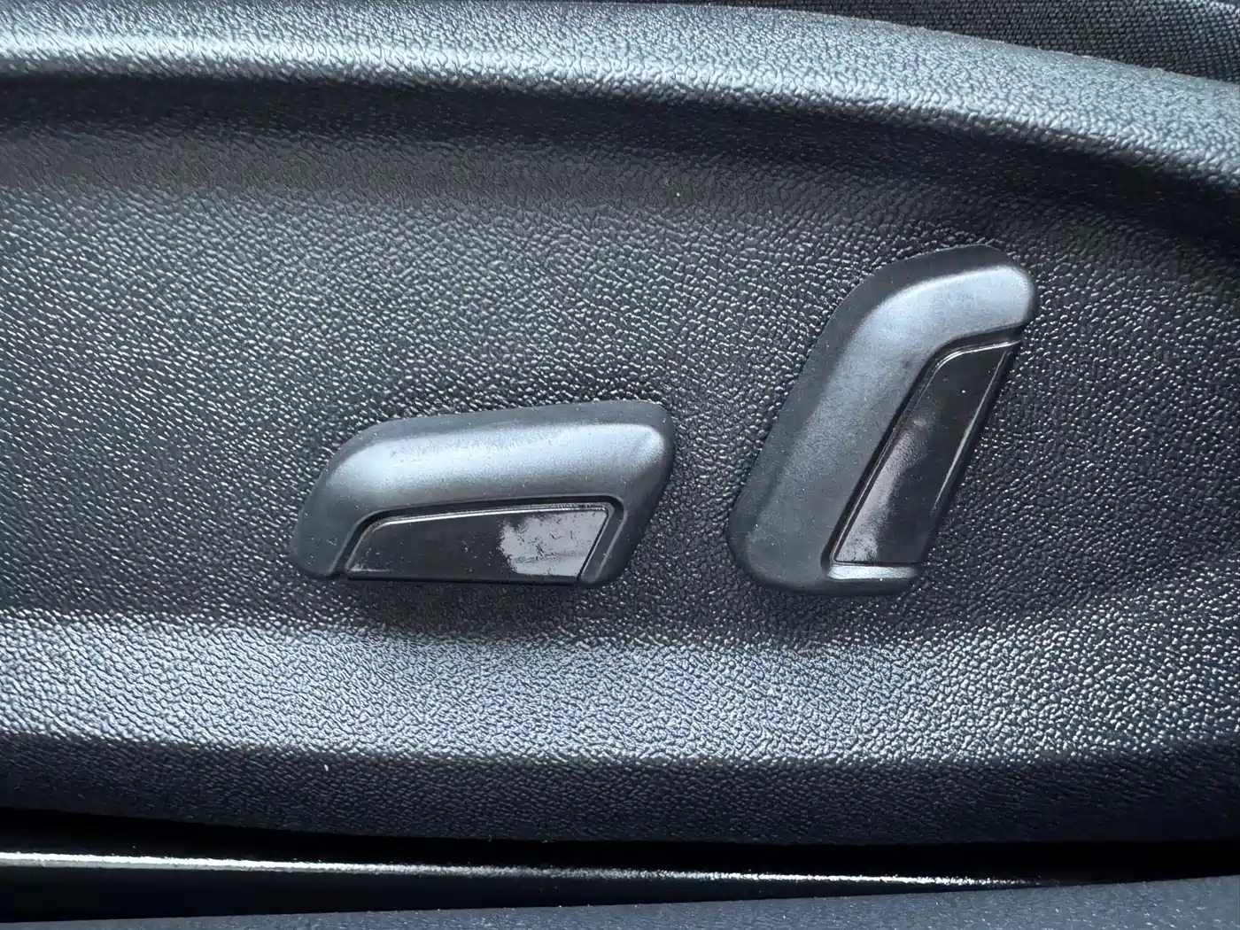 Volkswagen Passat 2022 280TSI Elite Edition фото 9