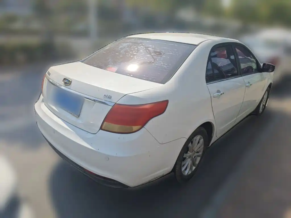 Фото 10 - Geely Vision