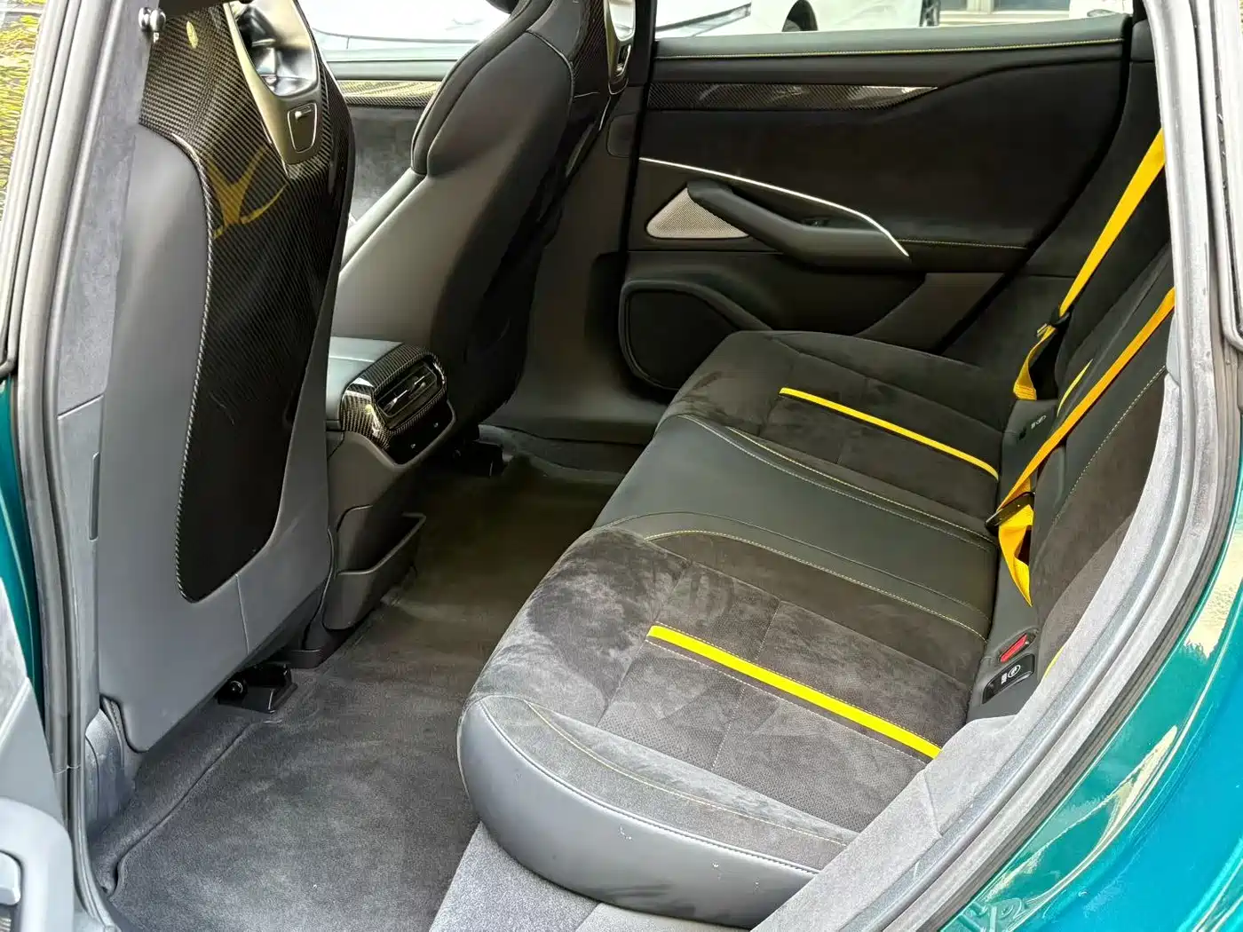 XIAOMI CAR XIAOMI SU7 ULTRA