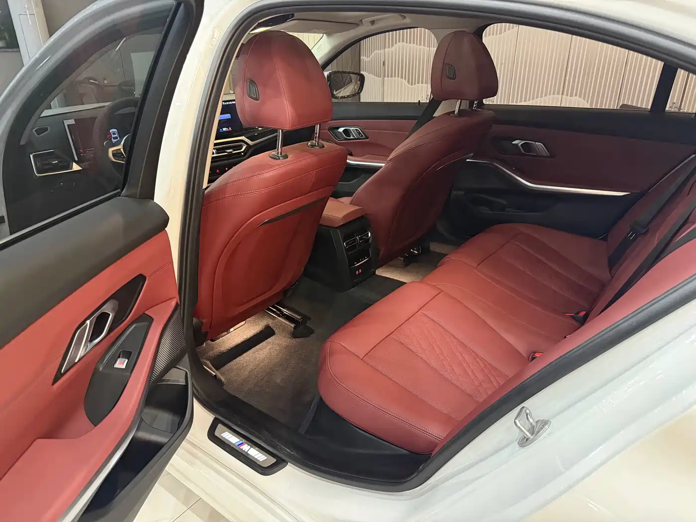 BMW 3 Series 2023 320Li M Sport Package фото 12