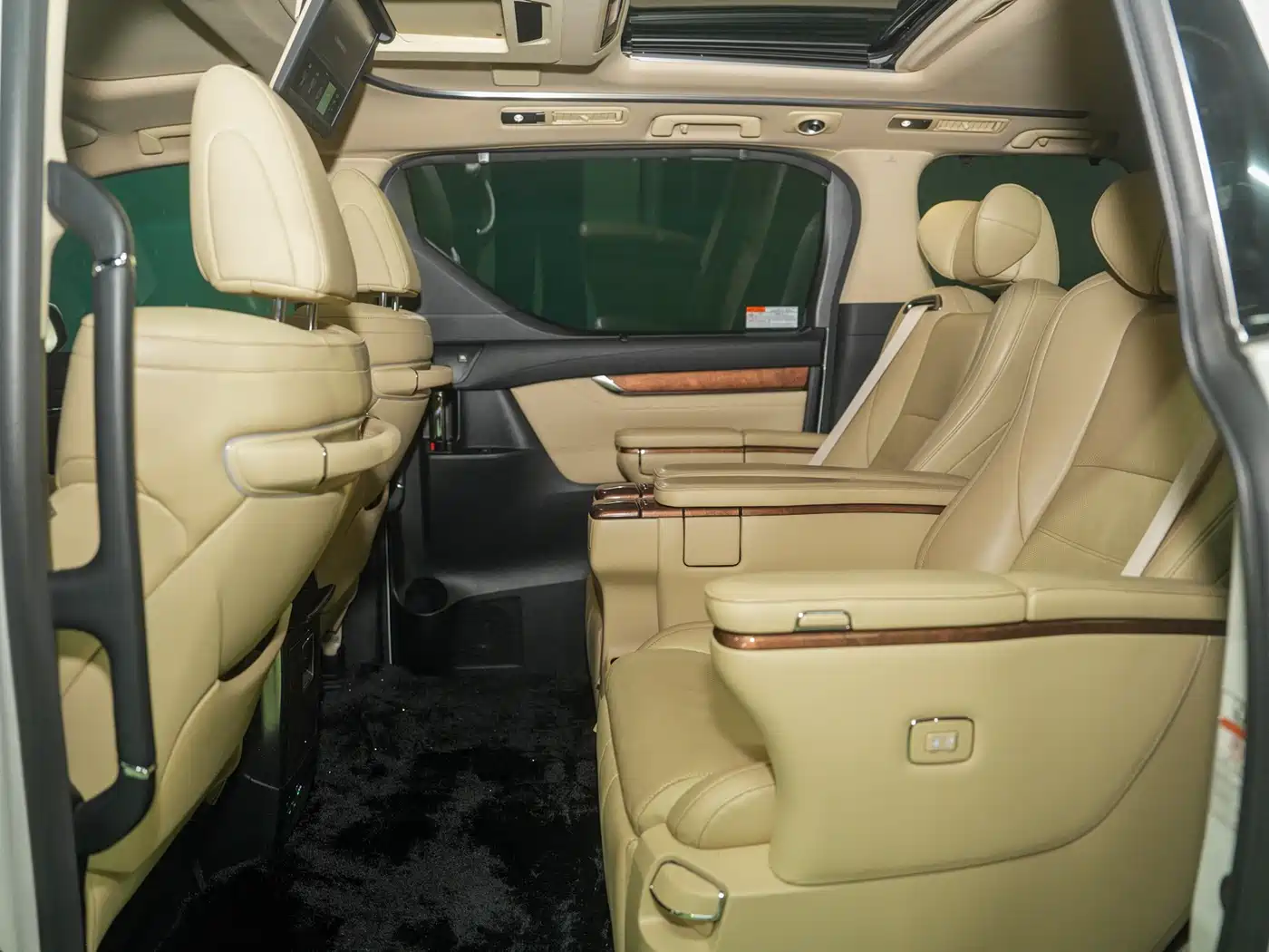 Toyota Alphard 2018 3.5L Premium фото 28