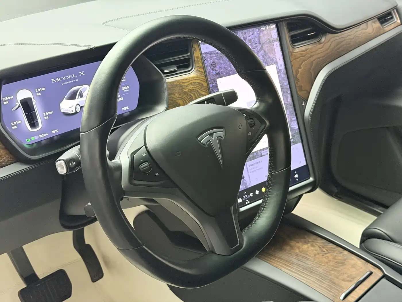 TESLA MODEL X