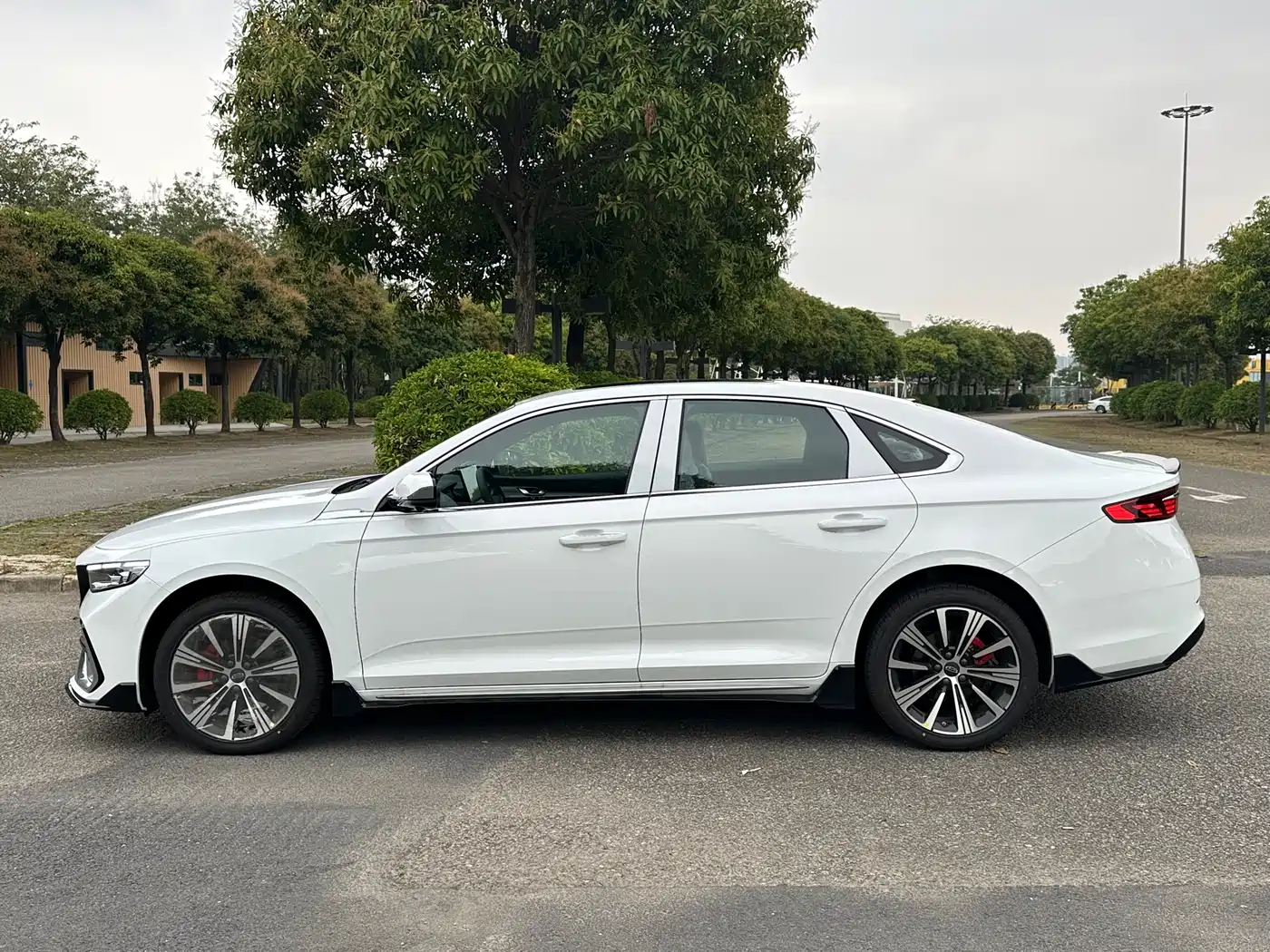 GEELY AUTOMOBILE XINGRUI