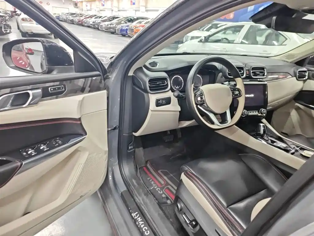 Lynk & Co 02 2018 Model 1.5T DCT 2WD Yao Pro Edition China V фото 16