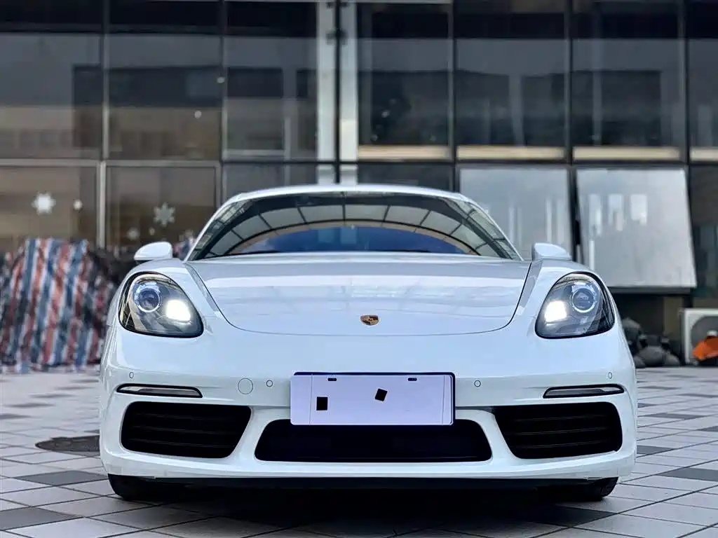 Porsche 718 2016 Cayman 2.0T фото 2