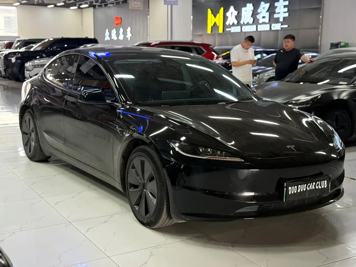 TESLA MODEL 3