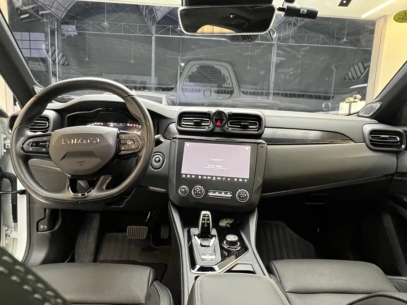 Lynk & Co 02 Hatchback 2023 2022 2.0TD Pro