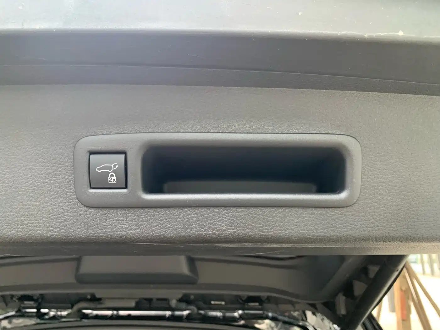 Toyota Sienna 2023 2.5L Hybrid Premium Edition фото 33