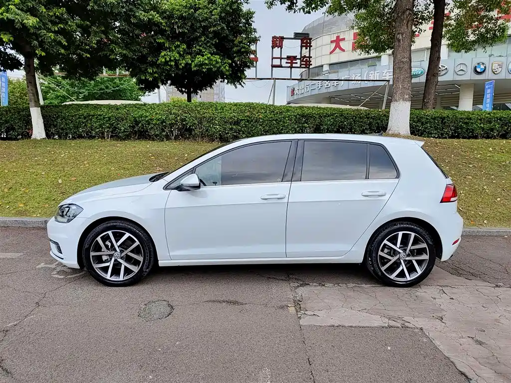 Volkswagen Golf 2020 280TSI DSG Comfort фото 3