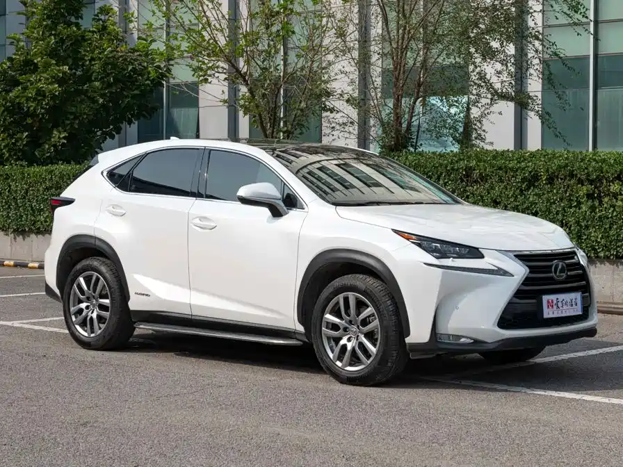 Фото 4 - Lexus NX