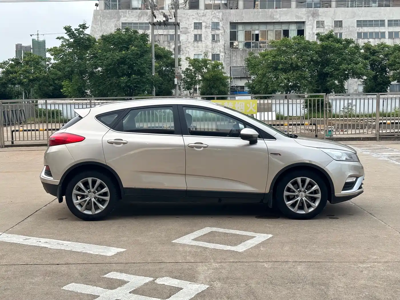 GEELY AUTOMOBILE EMGRAND GS