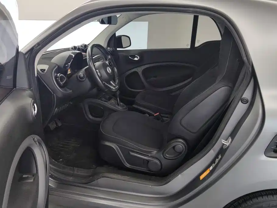 smart fortwo 2018 2018 1.0L 52kW Hardtop Passion Edition China V