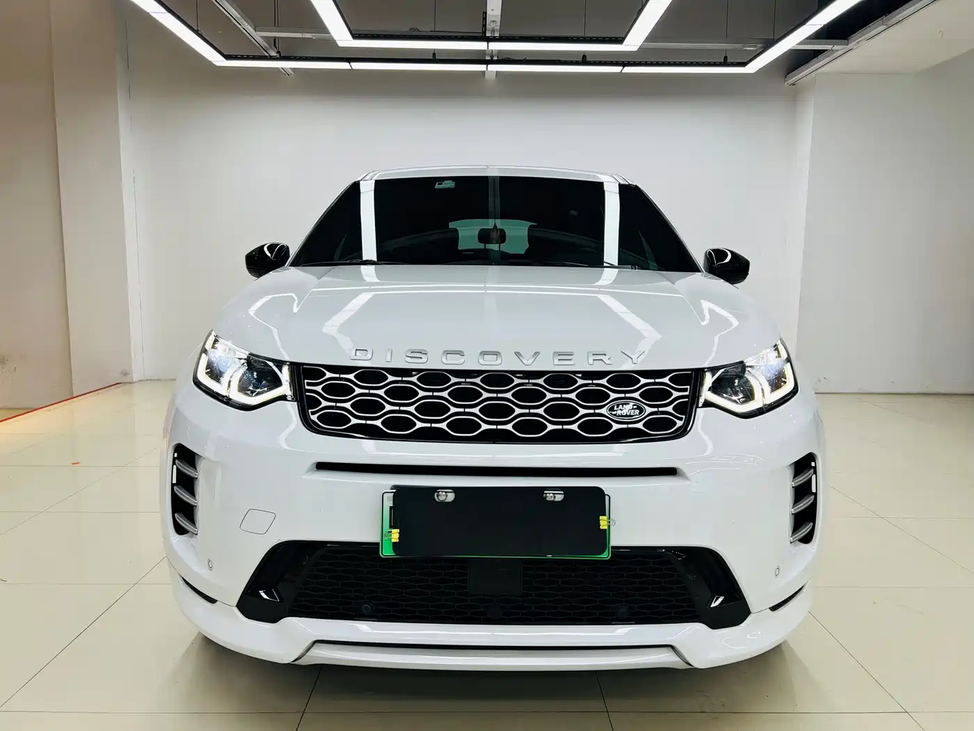 Land Rover Discovery Sport PHEV 2024 1.5T P300e Plug-in Hybrid фото 4
