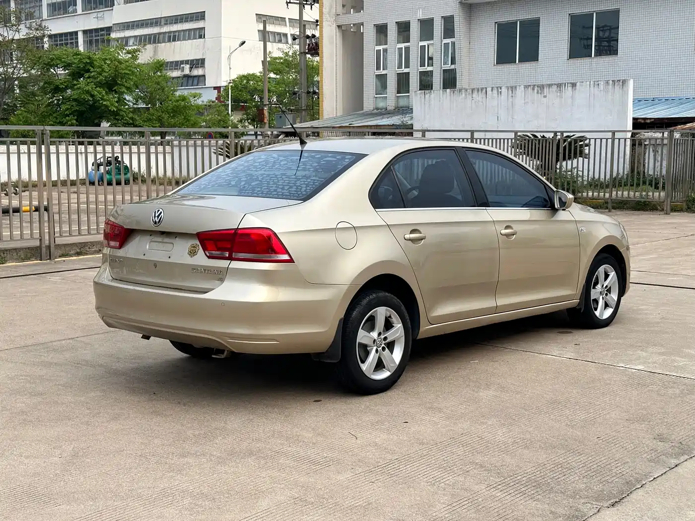 Volkswagen Santana 2015 1.6L Automatic Comfort Edition фото 4