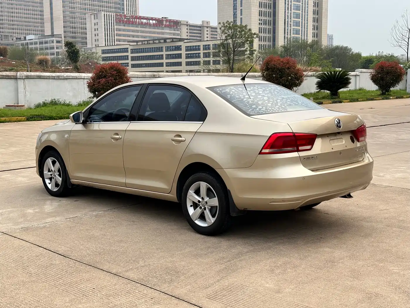 Volkswagen Santana 2015 1.6L Automatic Comfort Edition фото 6