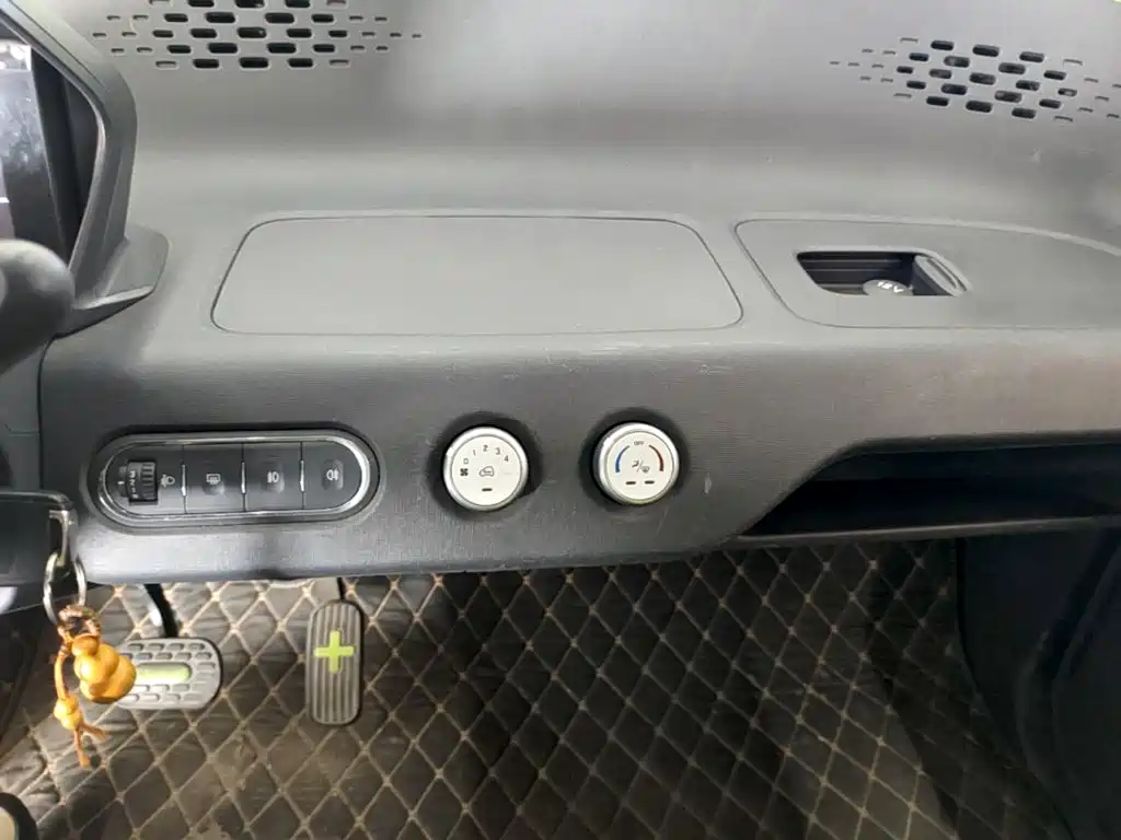 Baojun E100 2019 2019 250KM Smart Edition