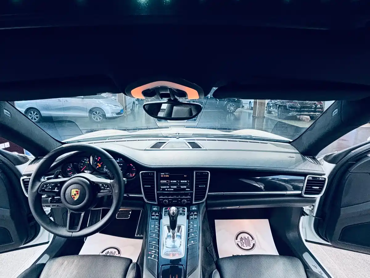 Porsche Panamera 2014 Panamera 4 3.0T фото 4
