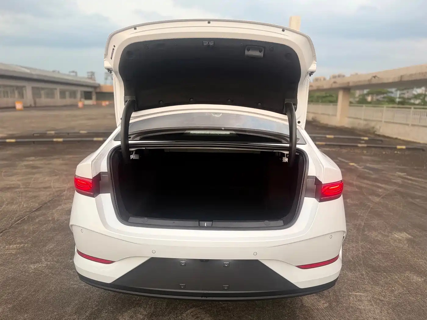 BYD Qin PLUS 2026 2026 Model DM-i 210KM Progressive Edition