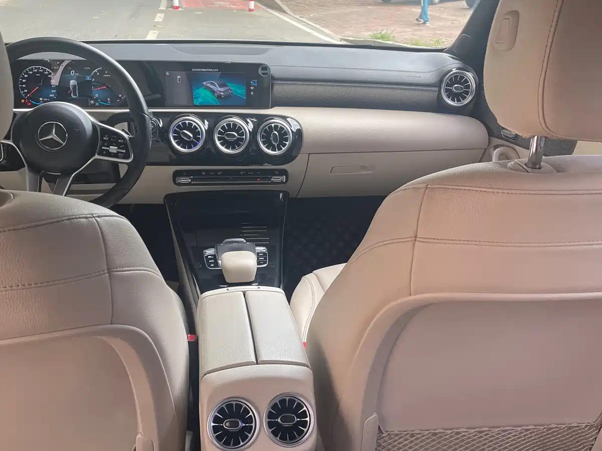 Mercedes-Benz A-Class 2019 A 200 L фото 8