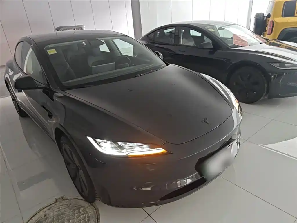 Tesla Model 3 2026 2025 Model Year Facelift Rear-Wheel Drive