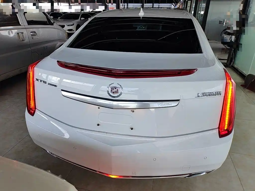 Photo 6 - Cadillac XTS