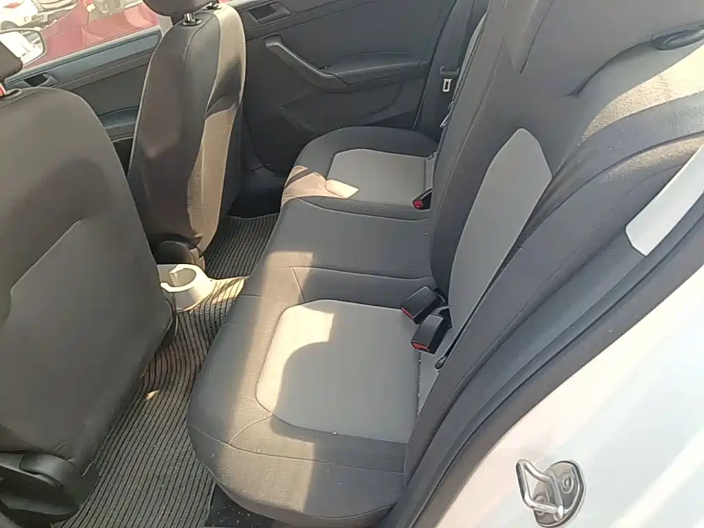 صورة 17 - Škoda Rapid