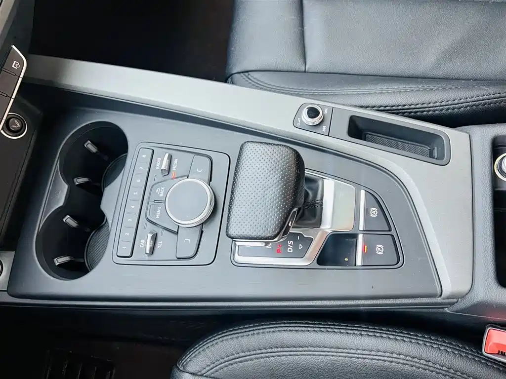 Audi A4L 2017 40 TFSI Progressive фото 23