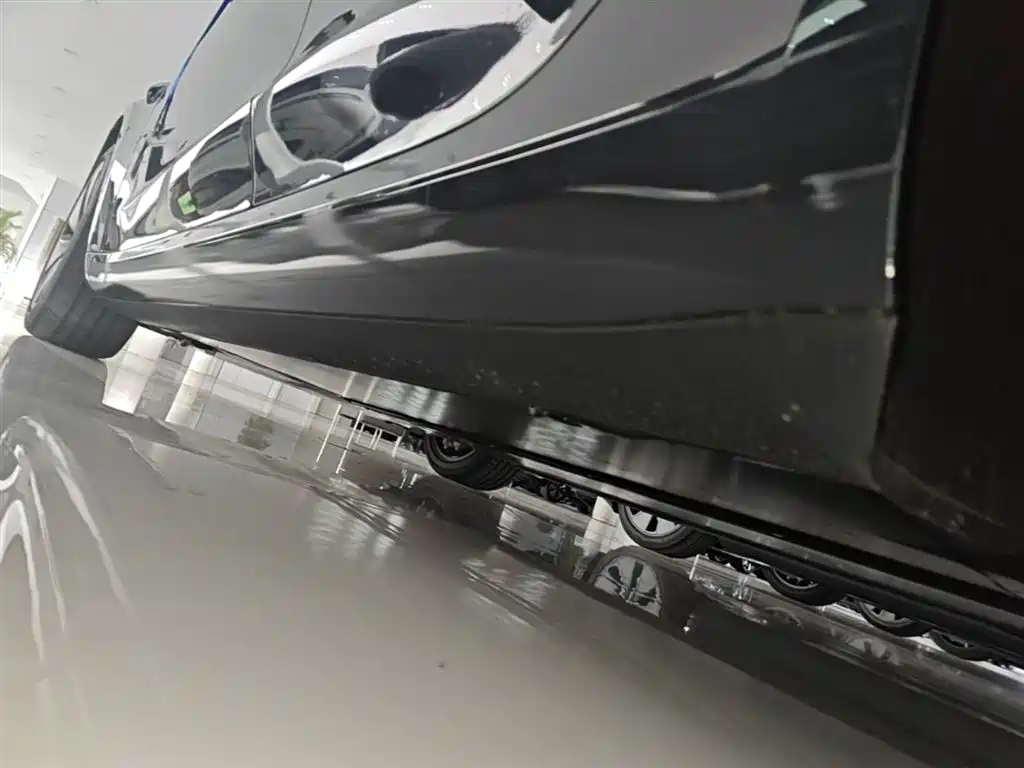 Tesla Model 3 2026 2025 Model Year Facelift Rear-Wheel Drive