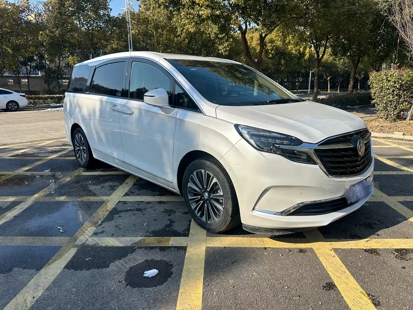 Buick GL8 2022 ES Landmark 653T Smart Luxury фото 3