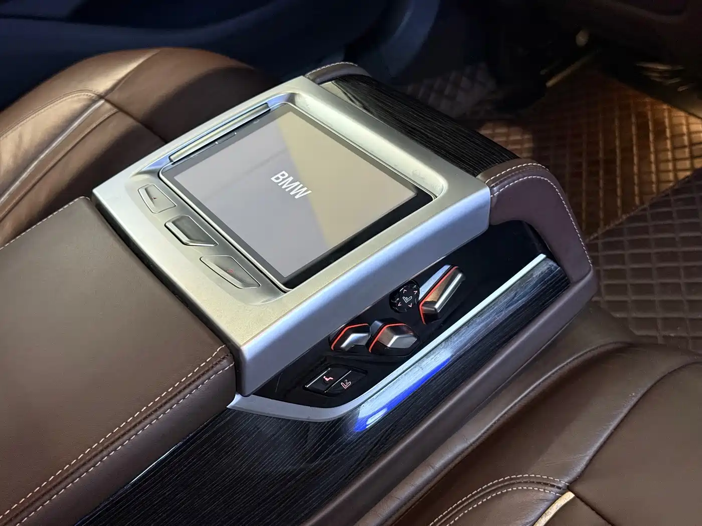Photo 11 - BMW 7 Series