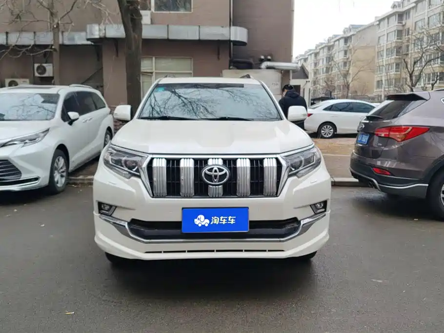 TOYOTA PRADO