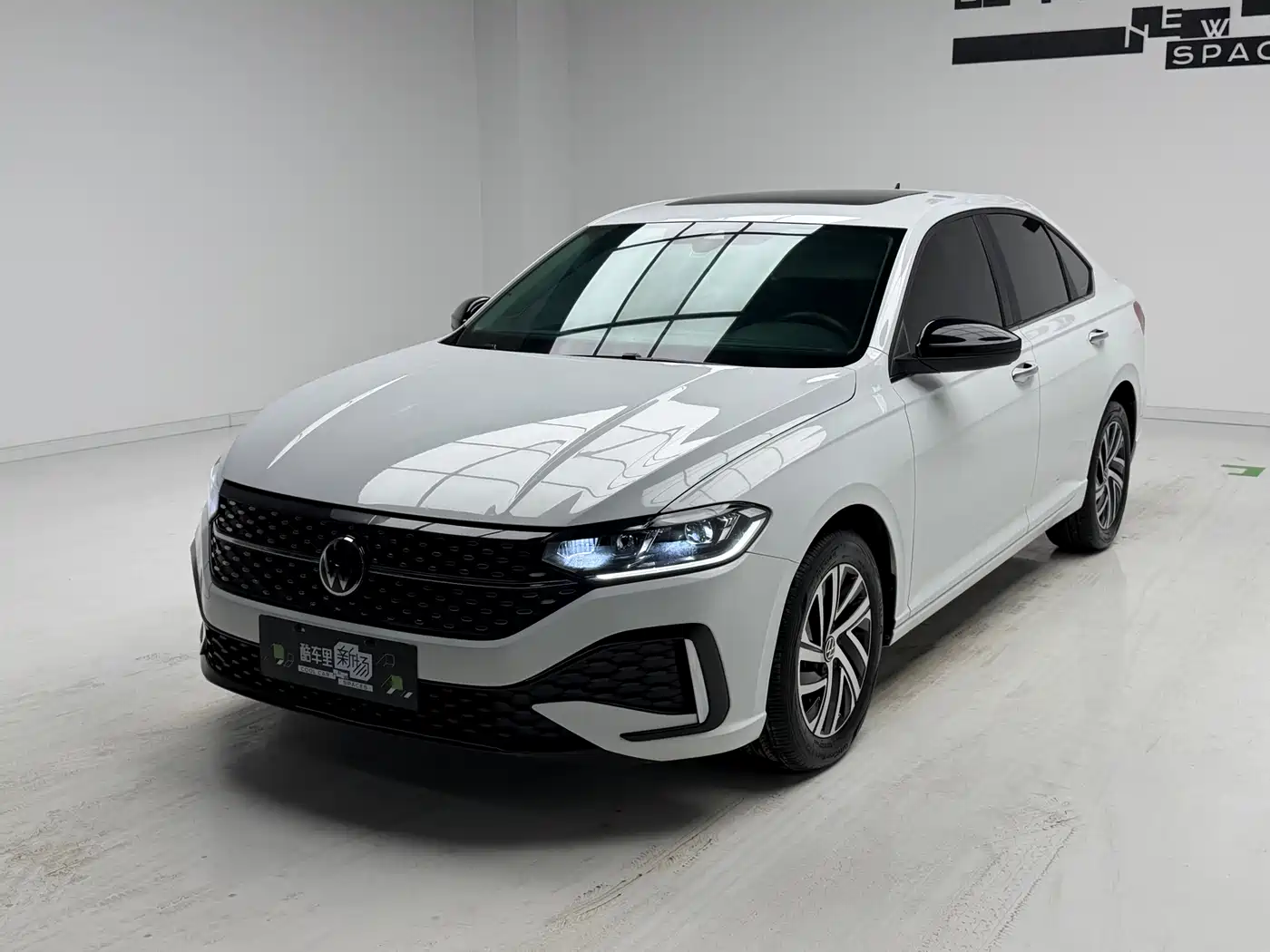 Volkswagen Lavida 2024 Model 300TSI DSG Starlight Full Comfort Edition