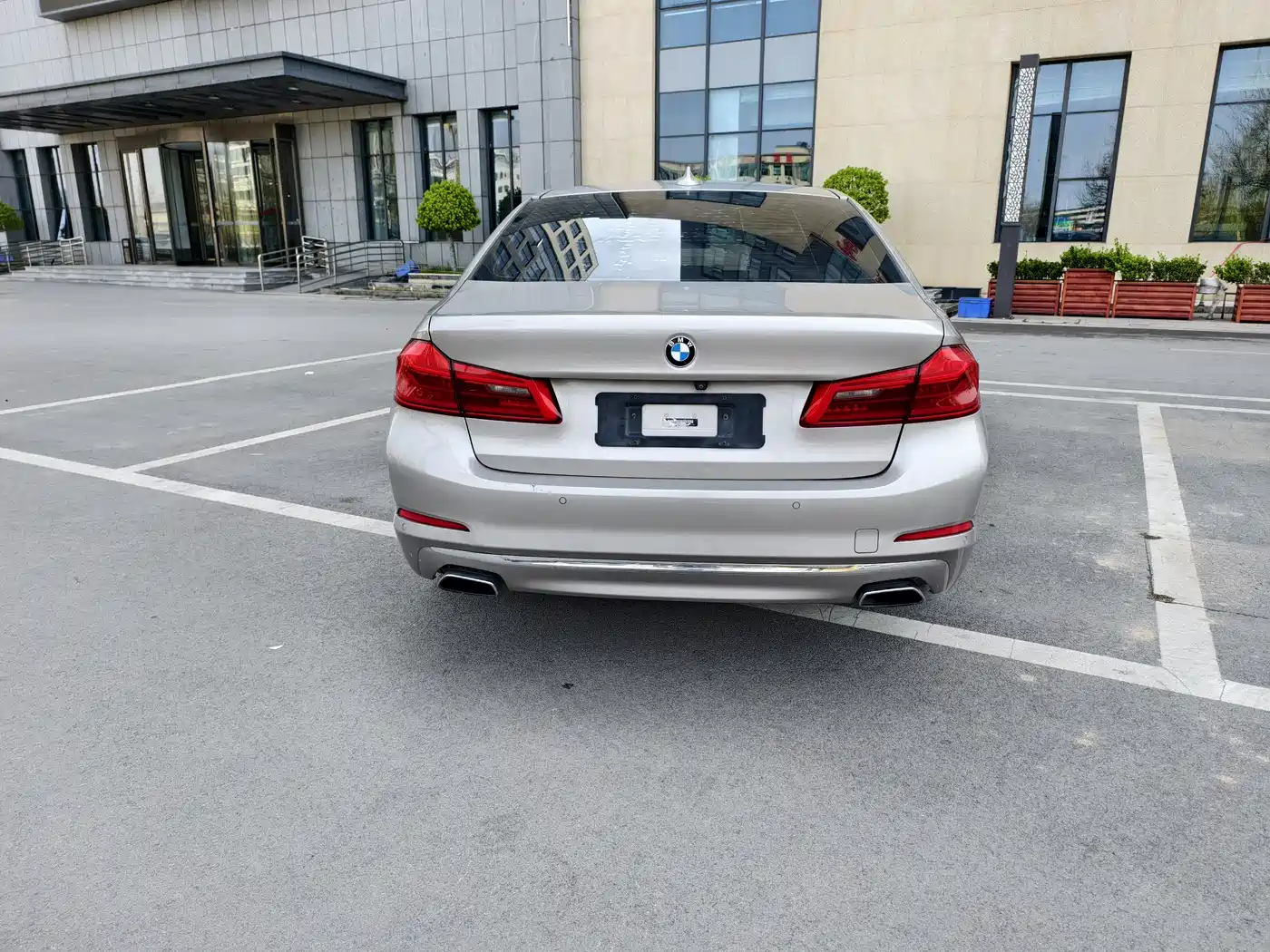 BMW 5 Series 2019 525Li Luxury Package фото 4