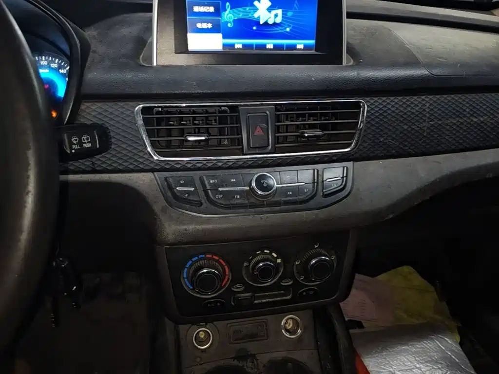 Dongfeng Fengguang Fengguang 330 2020 2019 1.5L 330S Manual Comfort China VI