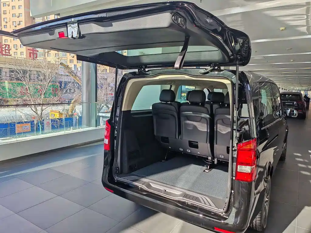 Mercedes-Benz Vito 2024 2.0T Elite Edition 7-Seater фото 12