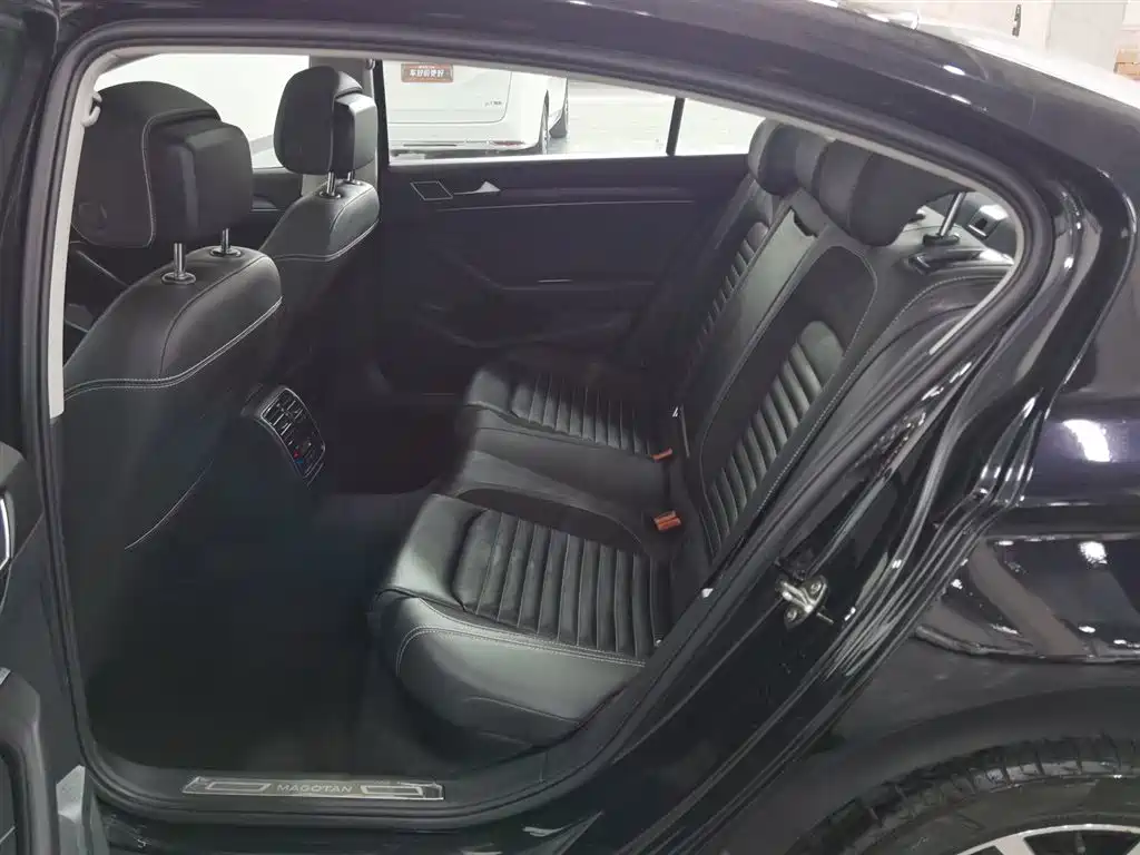 Volkswagen Magotan 2020 330TSI DSG Leading фото 15