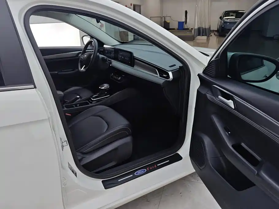 Ford Escort 2022 2021 1.5L Automatic Diamond Edition