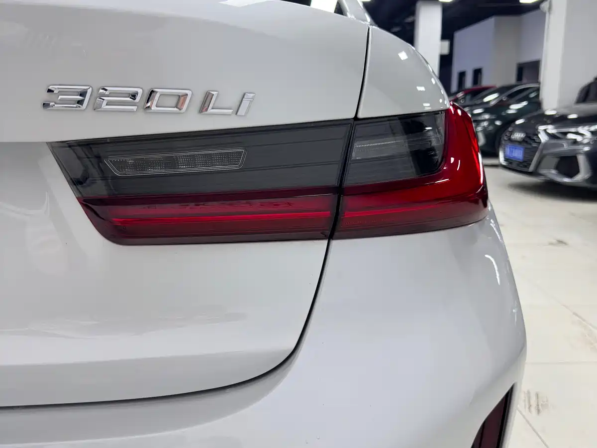 BMW 3 Series 2023 320Li M Sport Package фото 9