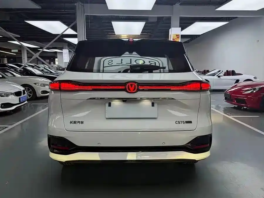 Фото 11 - Changan CS75 PLUS