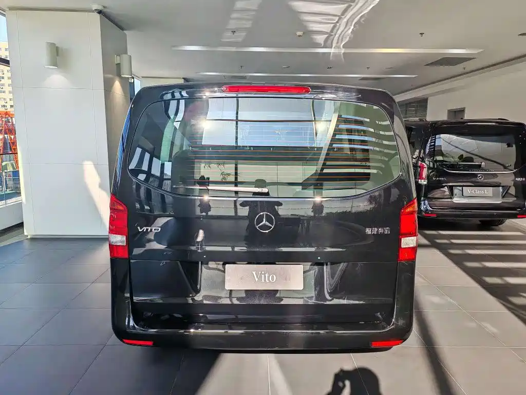 Mercedes-Benz Vito 2024 2.0T Elite Edition 7-Seater фото 4