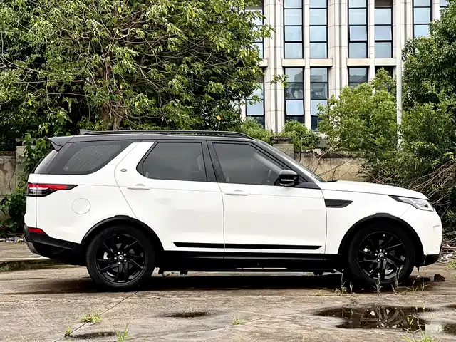 Land Rover Discovery 2018 2.0T Special Edition — фото 3