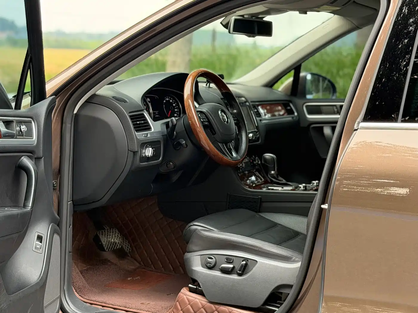 Volkswagen Touareg 2015 2011 3.0TSI Luxury