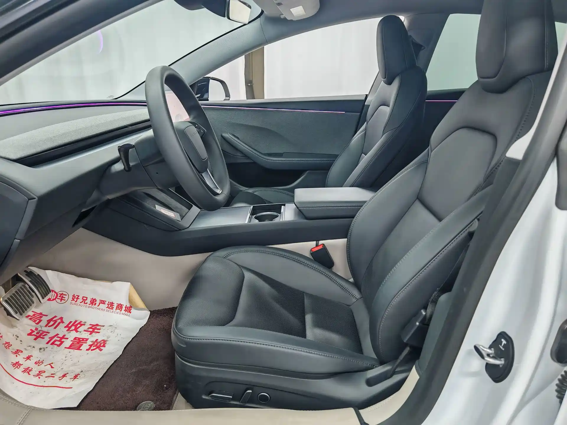 Фото 8 - Tesla Model 3