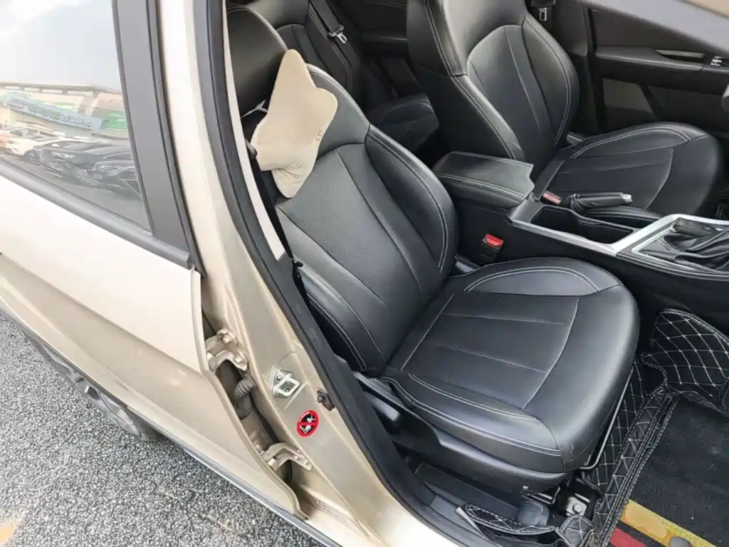 Фото 25 - Geely Vision X3