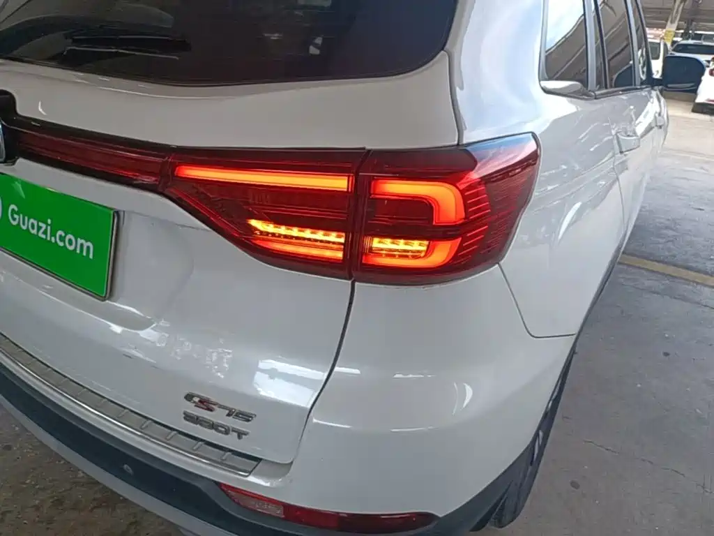 Фото 8 - Changan CS75