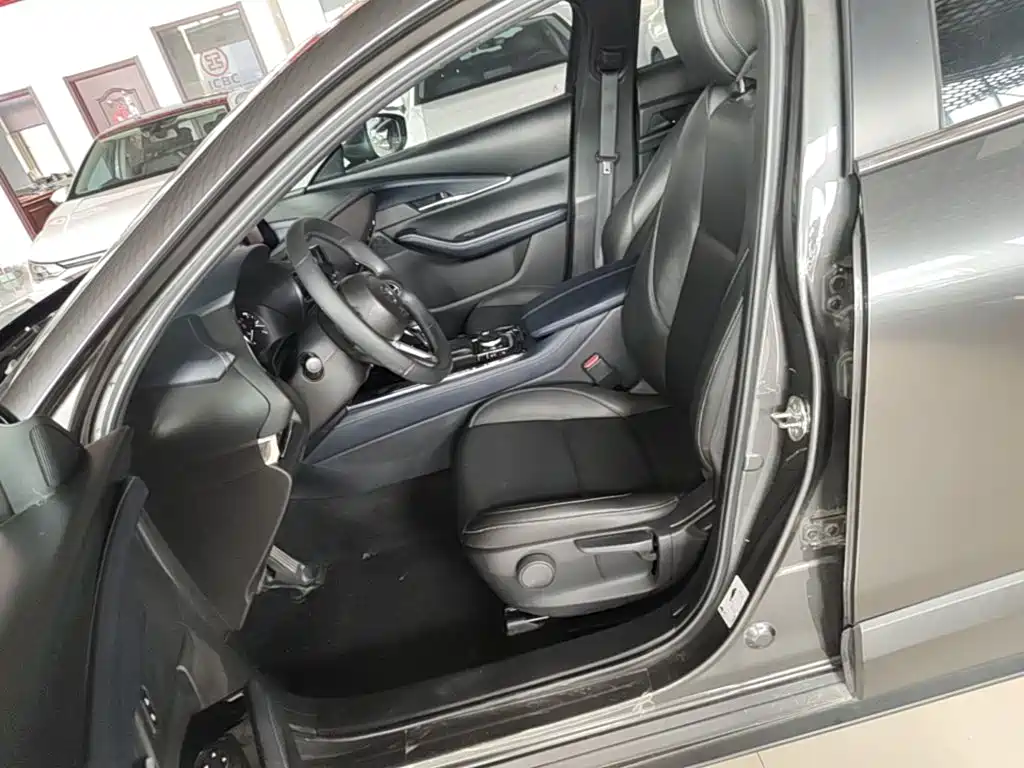 Photo 15 - Mazda CX-30