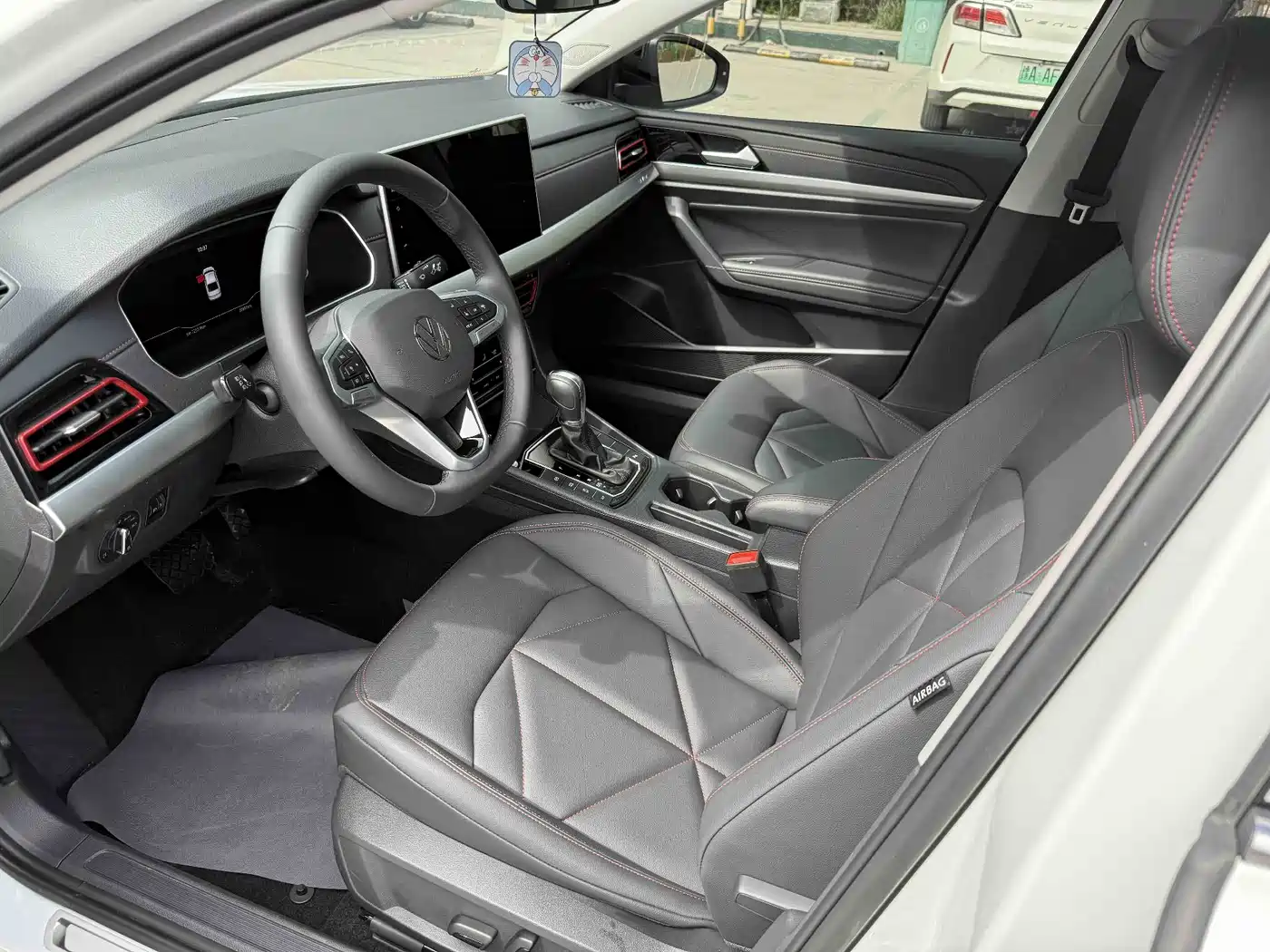 Volkswagen Lavida 2024 Model 300TSI DSG Starlight Leading Edition фото 14